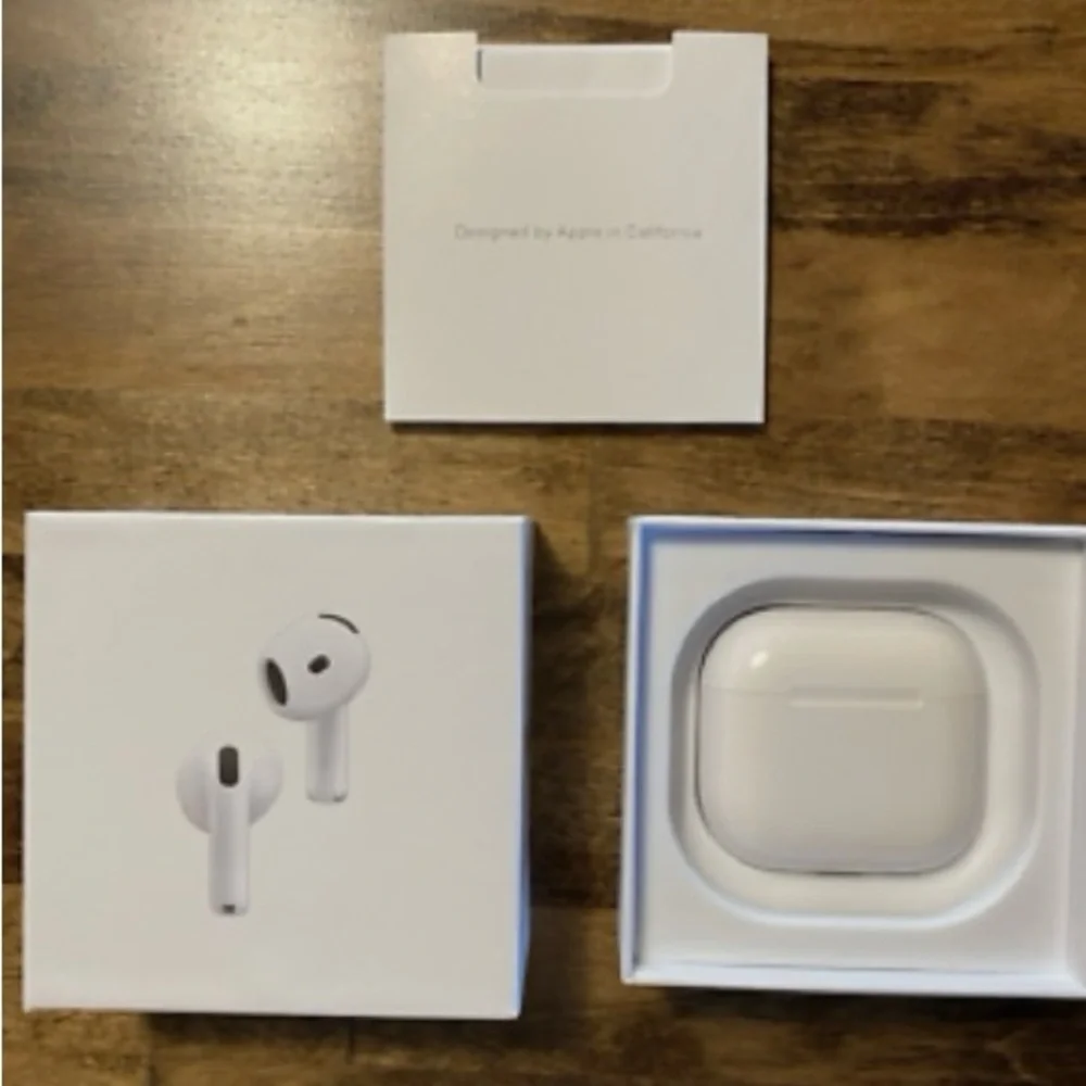 Apple AirPods gen 4 with Wireless Charging Case - White